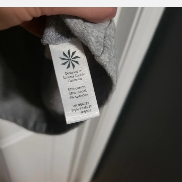 Athleta Women’s Idyllwild Gray Pullover - medium - Picture 5 of 8